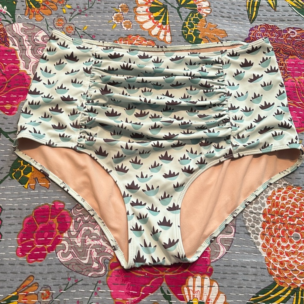 Kortni Jeane  Ruched Bottoms 2.0
